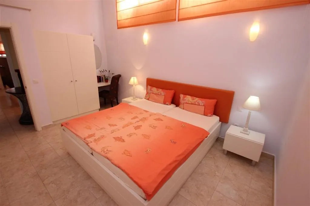 Maison de vacances Casa Flores Finca Alcala à Puerto de Santiago  Hébergement de vacances Alcalá la Real